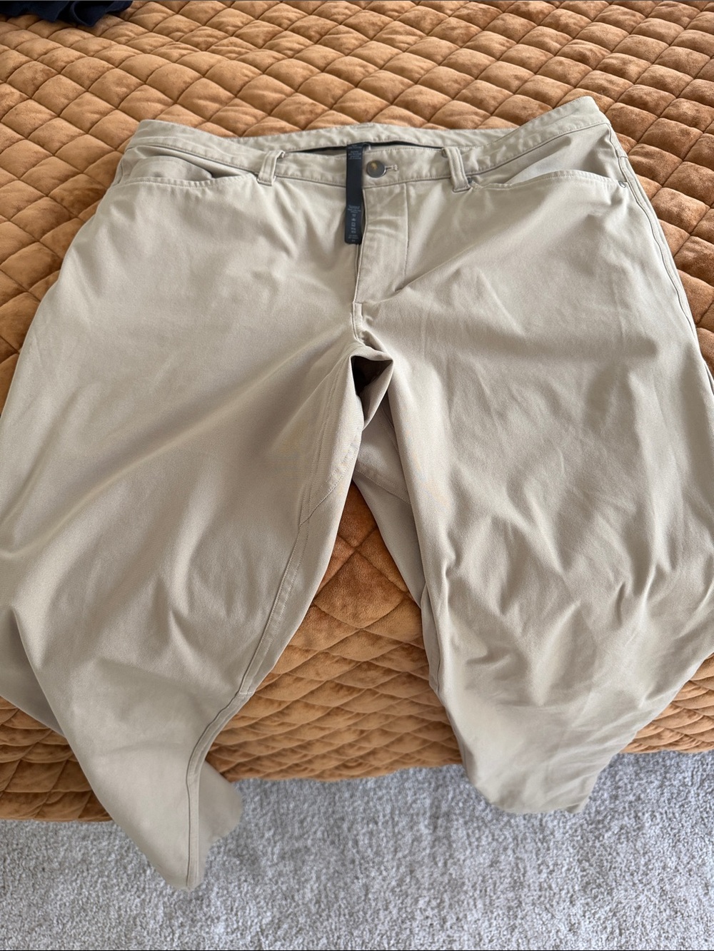 lululemon athletica Men's Light Khaki Stretch Chinos